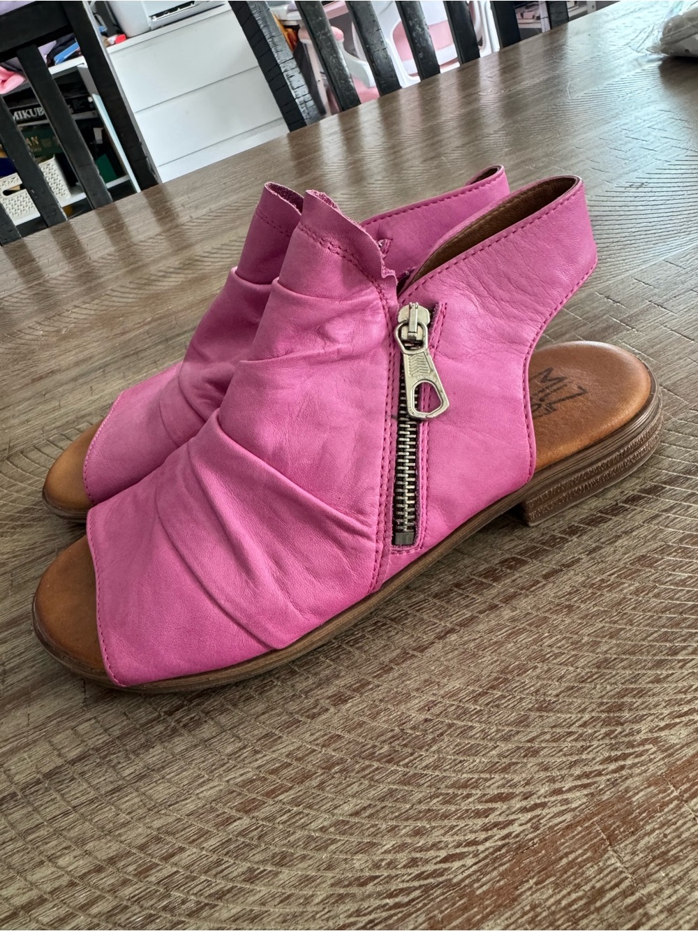 Miz Mooz Women’s Dylan Pink Zip-Detail Open Toe Sandals